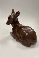 Royal Copenhagen Stentøjsfigur af liggende Hjortekid No 20506. Knud Kyhn