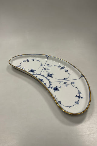 Royal Copenhagen Musselmalet Riflet Halvmåne Fad med Guld No. 402