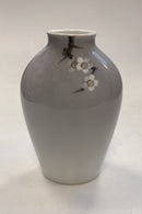 Bing og Grøndahl Vase med Blå Sommerfugle No. 7777/239