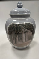 Bing og Grøndahl Unika Vase - parti fra Eremitagen og Amalienborg Slot med havepavilllonen ved Christian VII's Palæ og rytterstatuen af Fr. V No. 271 af Sophus Jensen .  Måler 40 cm x 25 cm / 15,74 in. x 9,84 in. I fin hel stand.