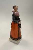 Royal Copenhagen Overglasur Figur No. 12101 Acht Pitter Bachers Datter. Kirkedragt, Amager