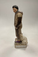 Royal Copenhagen Overglasur Figur af Grønlandsk Mand No. 12225