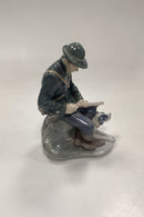 Royal Copenhagen Figur - Jæger med Hund No. 1087