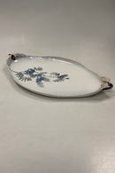 Royal Copenhagen / Kgl. Porcelæn Skærsommernatsdrøm Gammel Bakke No 269 Designet af Arnold Krog.  Måler 48cm x 24,5cm / 18.90 inch x 9.65 inch  Har et par nedslipninger