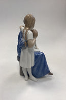 Bing og Grøndahl Figur - Mor med sine Piger No. 1910