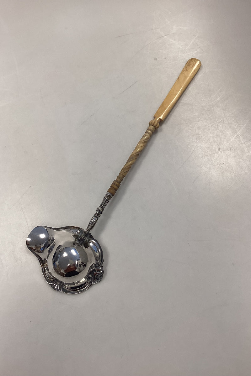 Suppeøse i provinssølv med elfenben skaft