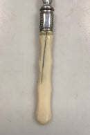 Udenlandsk Frokostgaffel i Sølvplet med Skaft af Ben