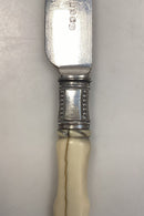 Udenlandsk Middagskniv i Sølvplet med skaft af Ben