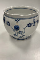 Royal Copenhagen Musselmalet Riflet Urtepotteskjuler No. 125
