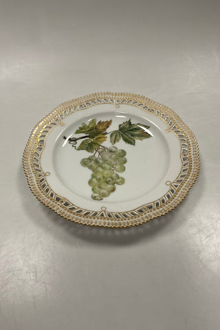 Royal Copenhagen Privat Malet Flora Danica Frugttallerken No. 3554