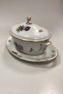 Royal Copenhagen Saksisk Blomst Let Terrin No. 1666 med underfad No. 493/1671