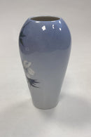 Royal Copenhagen Art Nouveau Vase med Blå og Hvid Blomster motiv No. 2679/295