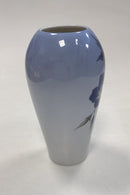 Royal Copenhagen Art Nouveau Vase med Blå og Hvid Blomster motiv No. 2679/295