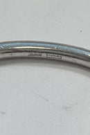 Moderne åben Armring i Sterling Sølv fra Dines Guldsmedie