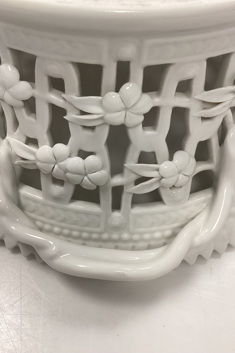 Royal Copenhagen Hvid Flora Danica / Perlestel Frugtskål No. 397