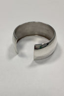 Modern open bangle in Sterling Silver