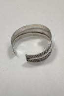 Modern open bangle in Sterling Silver