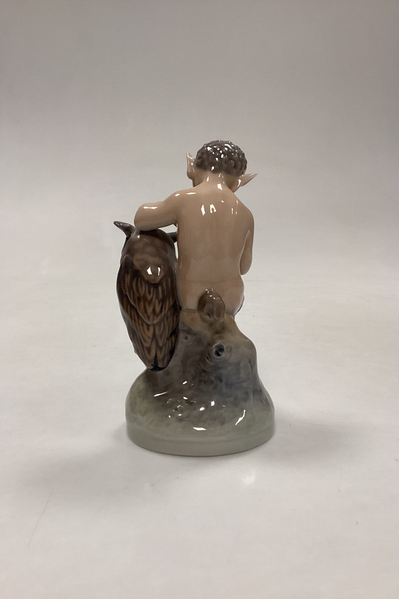 ロイヤルコペーハーゲン2007年フクロウフィギュア 陶器製 ロイヤルコペンハーゲン フクロウとファウン フィギュア No 2107