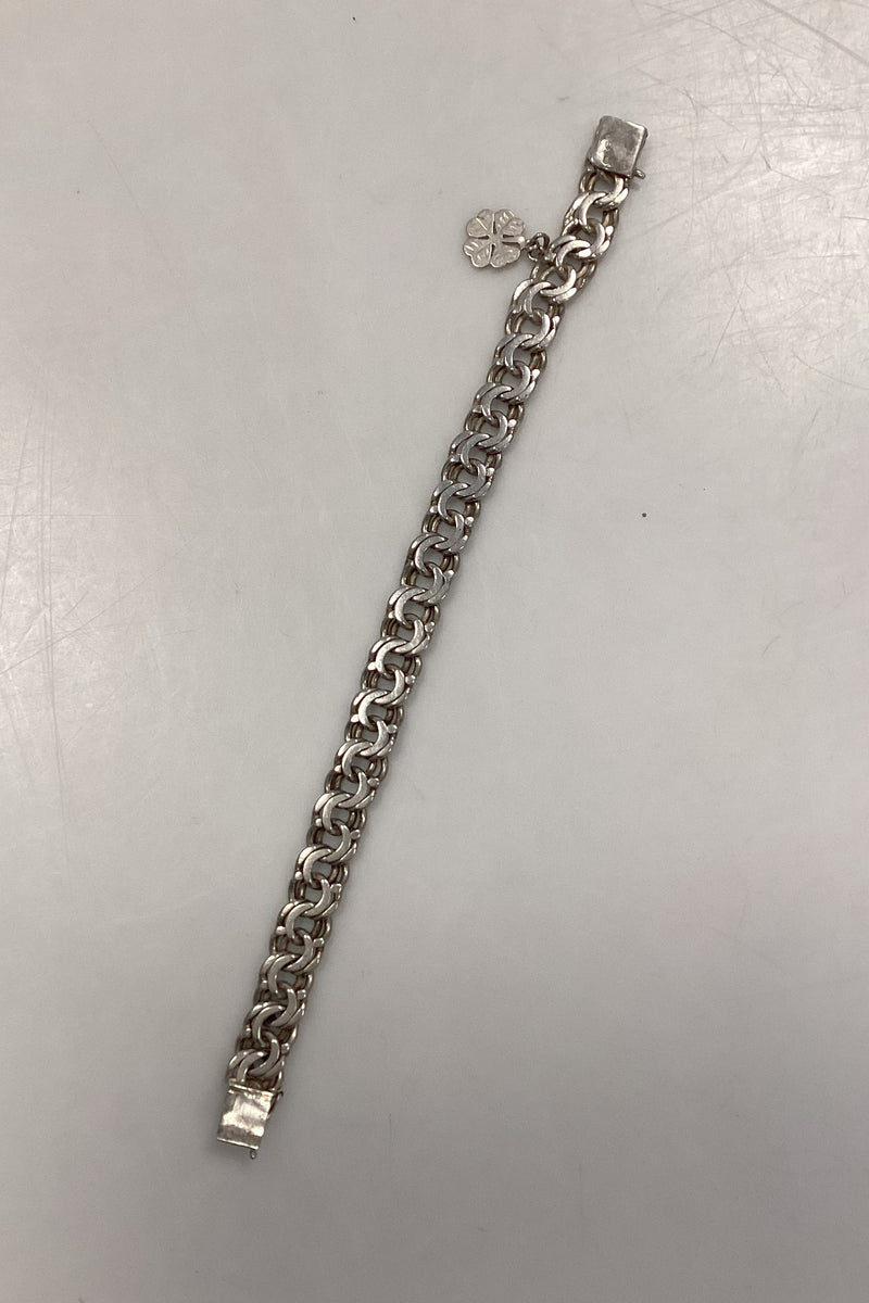 Bismarck armbånd i sølv med Firkløver vedhæng