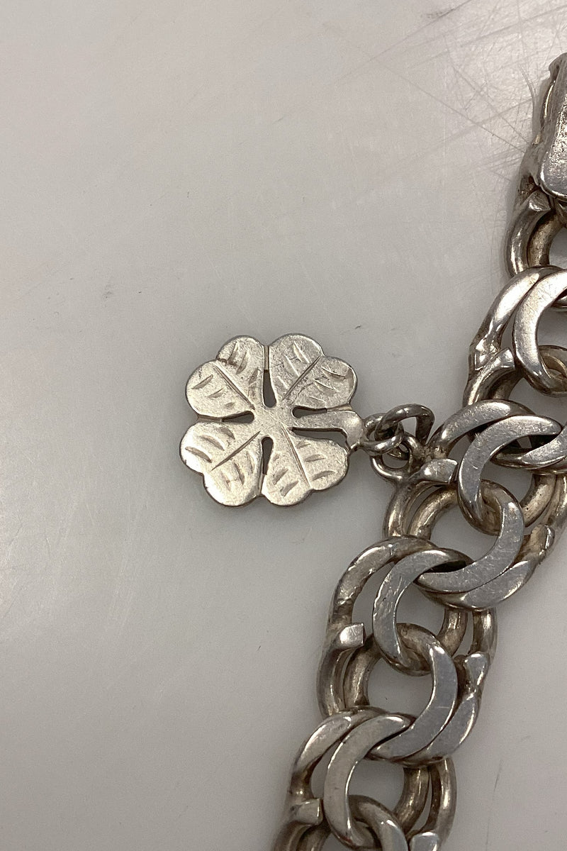 Bismarck armbånd i sølv med Firkløver vedhæng