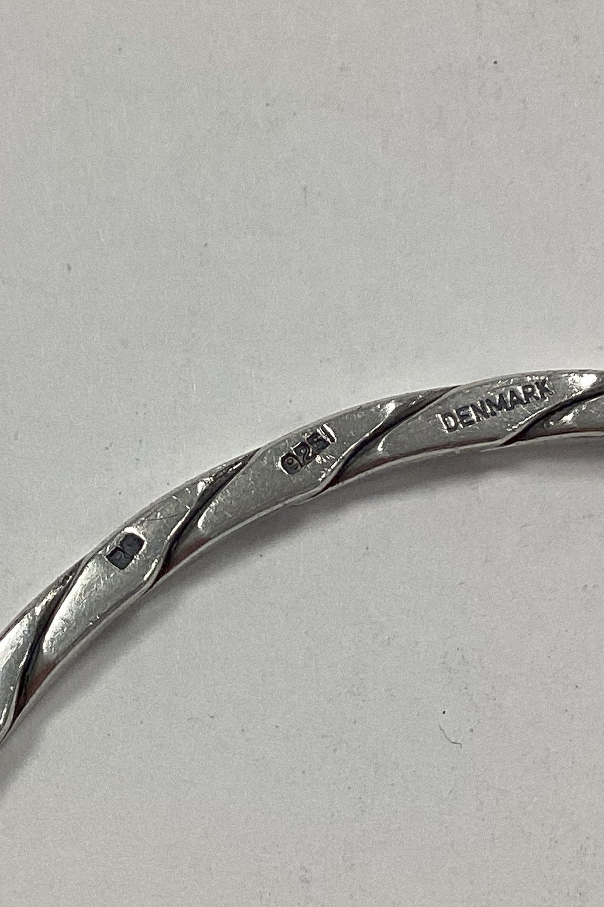 Moderne Armring i Sterling Sølv fra Randers Sølvvarefabrik
