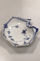 Royal Copenhagen Blue Fluted Half Lace Mussel dish No. 556