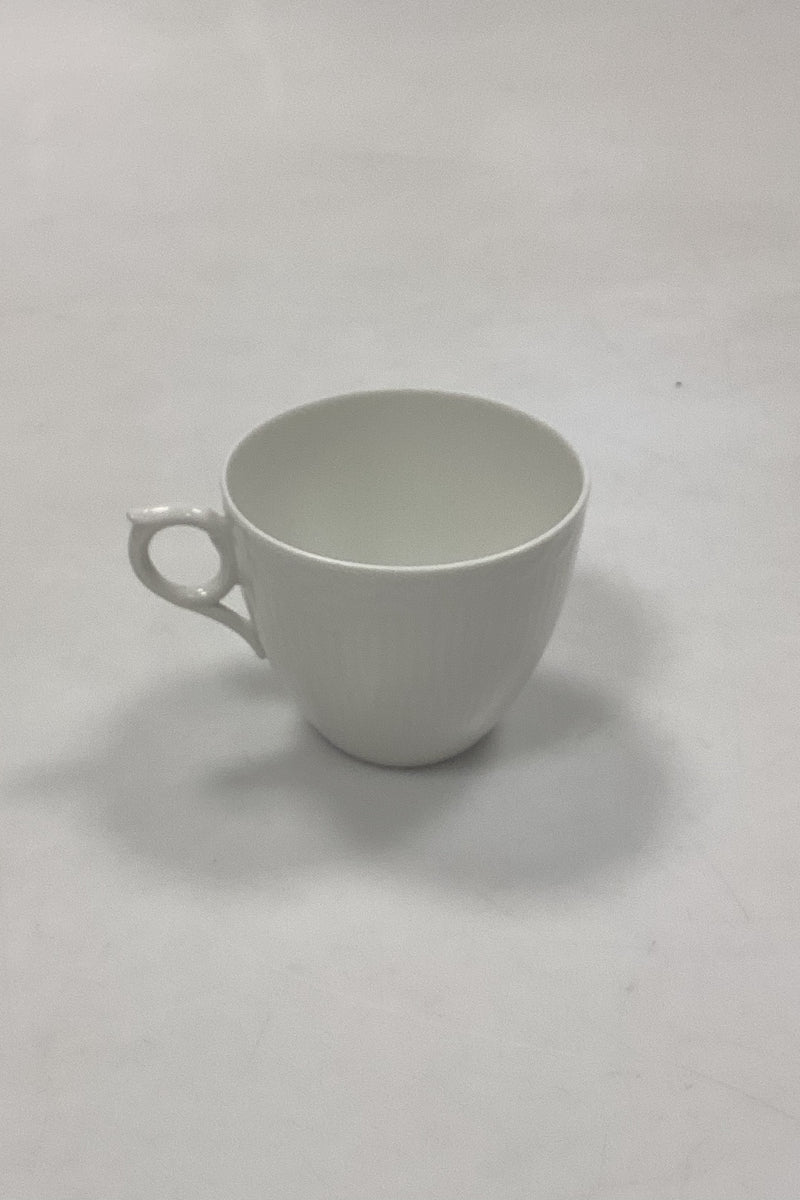 Royal Copenhagen Hvid Halvblonde Kaffekop No. 072