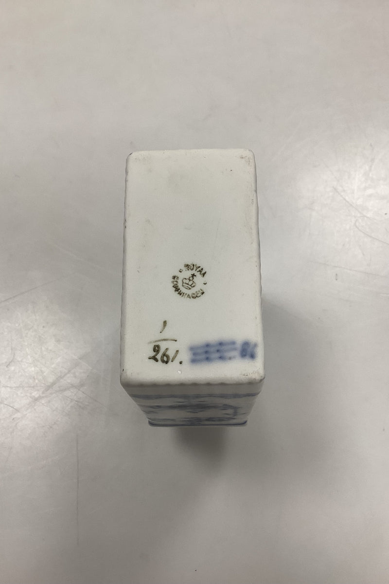 Royal Copenhagen Musselmalet Riflet Thedåse uden låg No. 261