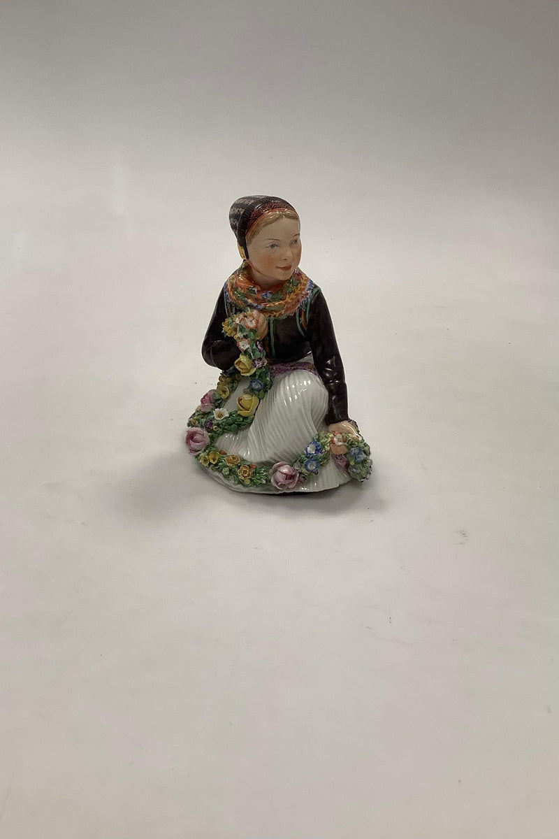 Royal Copenhagen Overglasur figur af Amager Blomster Pige No 12412 - Danam Antik