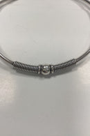 Moderne Åben Halsring i Sterling Sølv