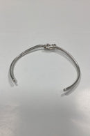 Moderne Åben Halsring i umærket sølv