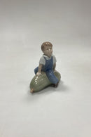 Royal Copenhagen Figur Dreng på græskar No. 4539