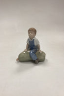 Royal Copenhagen Figur Dreng på græskar No. 4539