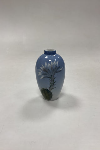 Royal Copenhagen Art Nouveau Lille Vase med Kaktus No. 2672/47A