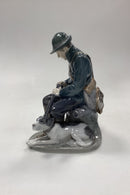 Royal Copenhagen Figur Jäger mit Hund Nr. 1087