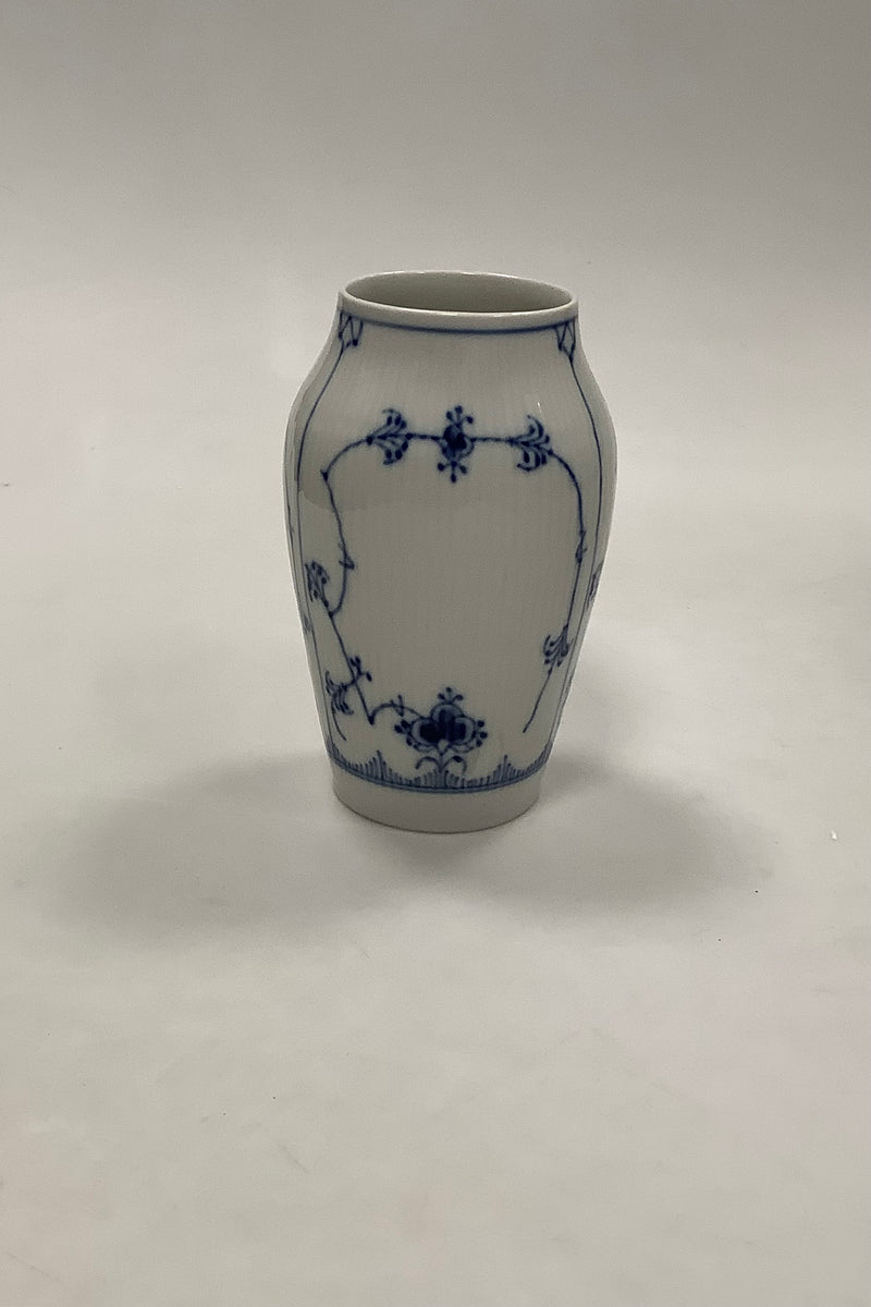 Royal Copenhagen Blaue kannelierte schlichte Vase Nr. 384