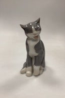 Bing and Grondahl Figurine of Cat No 2256