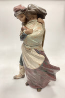 Lladro Stentøjsfigur af Pige og Dreng med Hund - Facing the Wind