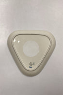 Royal Copenhagen Hjertegræs Trekantet Fad No. 884/9721