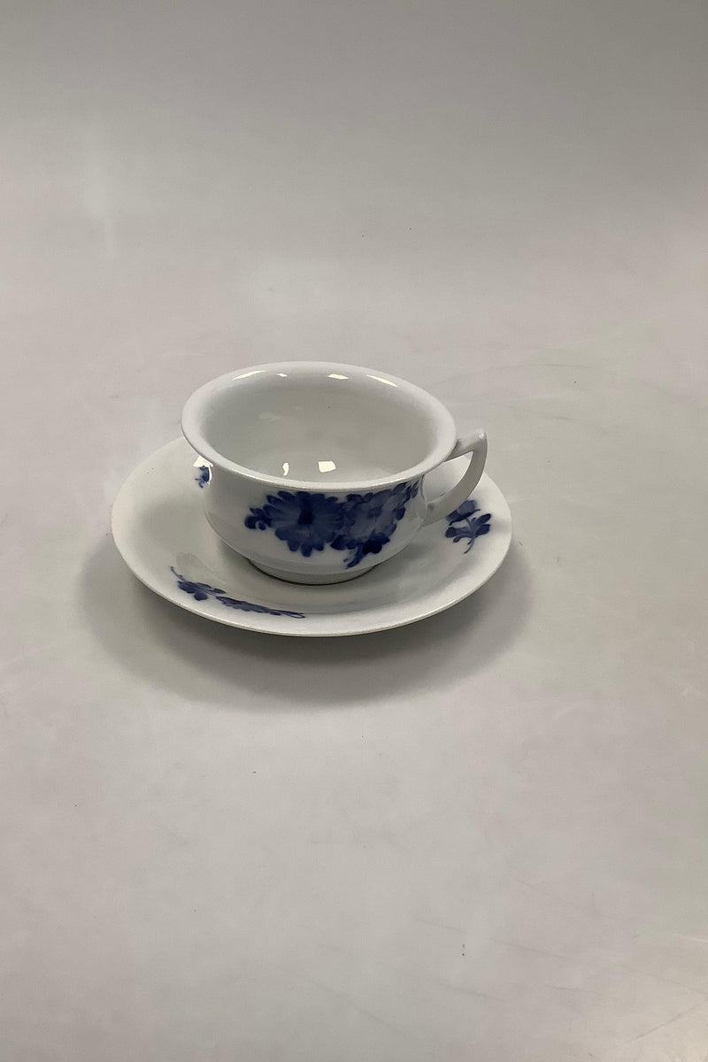 Royal Copenhagen Blå Blomst Fransk Kop No. 8704