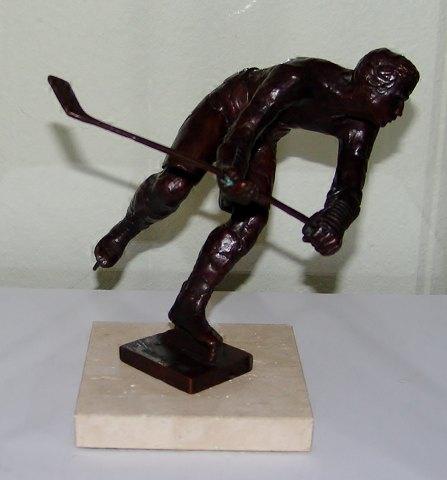 Royal Copenhagen Bronze statuette Sterett-Gittings Kelsey Ishockeyspiller fra 1976