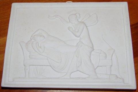 Bing & Grøndahl Biscuit Platte Psyche nærmer sig med Lampen til den sovende Amor No 79