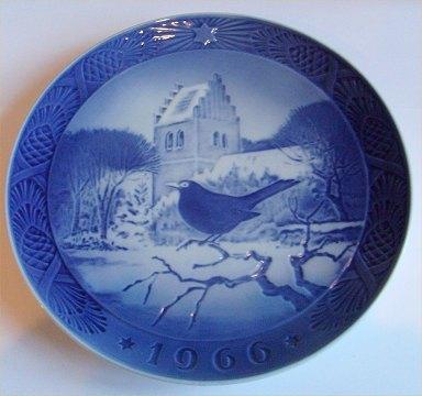 Royal Copenhagen Königlicher Weihnachtsteller 1966