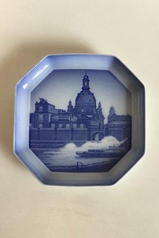 Bing og Grøndahl Alfabet Platte Dresden. Designet i 1933-1934 af Ove Larsen
