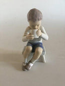 Bing og Grøndahl Figur - Victor (Dreng drikker) No. 1713