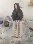 Royal Copenhagen Overglasur figur Marchen Chrilles Bachers Datter Kirkedragt, Amager No 12107