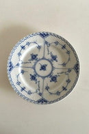 Royal Copenhagen Blauer geriffelter Teller mit halber Spitze Nr. 620