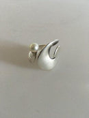 Georg Jensen Sterling Silver Torun Ring with Pearl No 370（ジョージ ジェンセン スターリング シルバー トルン リング、パール）。