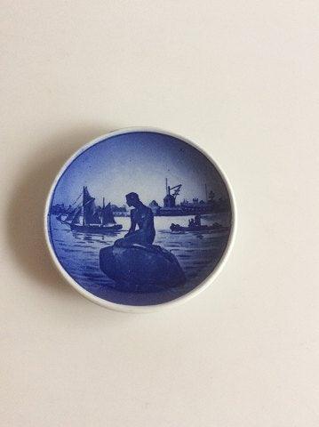  皇家哥本哈根2010年第2号牌子《小美人鱼》, Langelinie