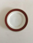 Bing Grondahl Egmont Side Plate No 28A。白色带酒红色边缘和金线